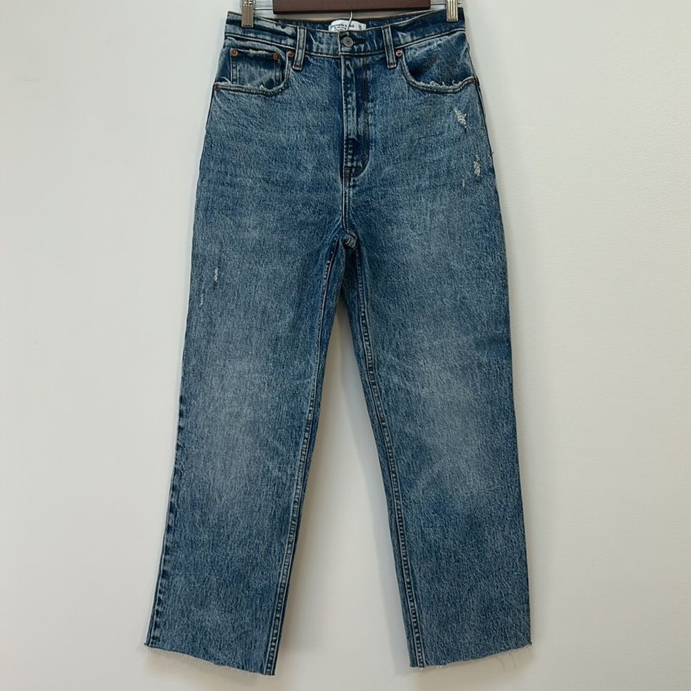 Abercrombie 90s Straight Ultra High Rise Jeans Size 28/6s